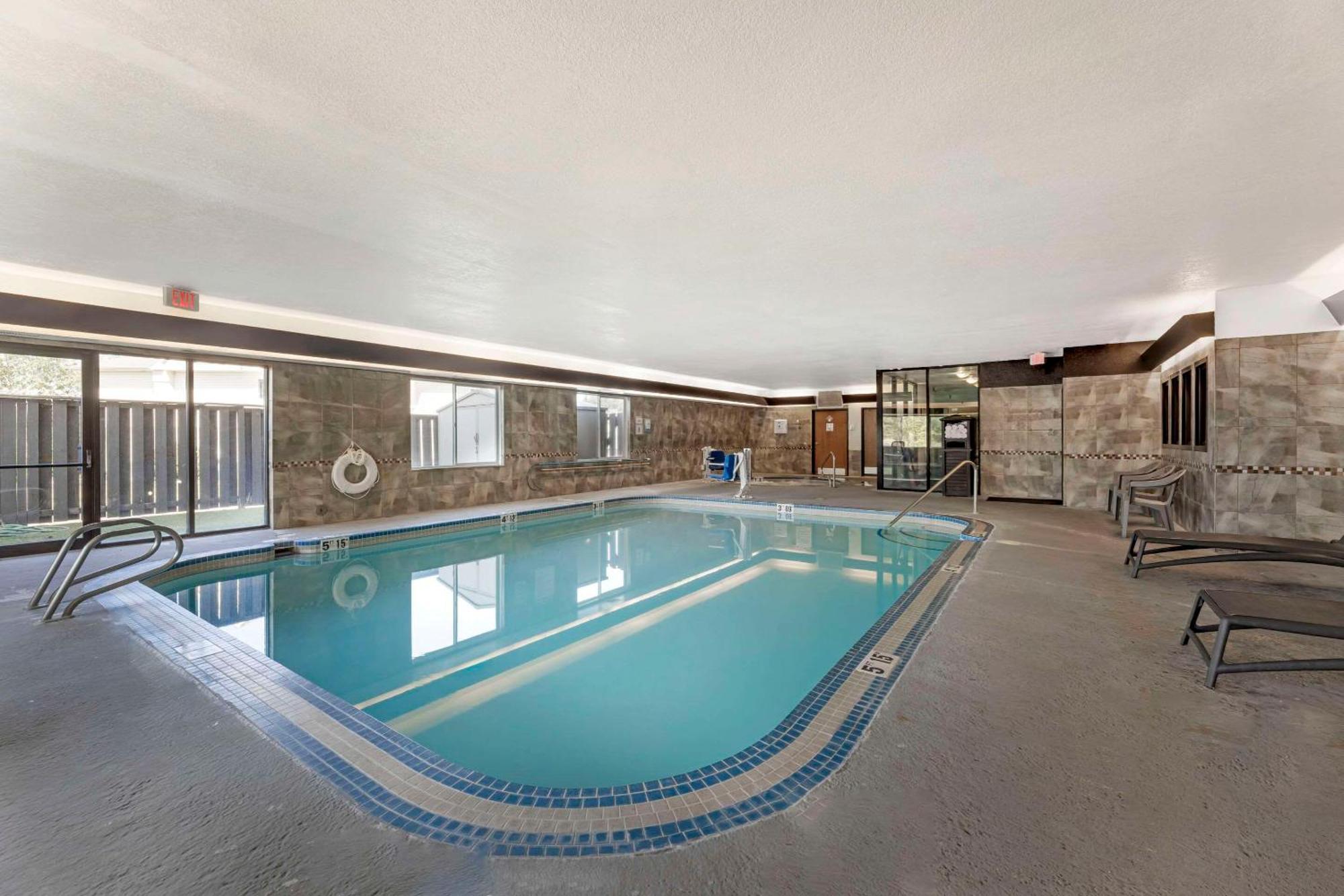 Comfort Suites Near Vancouver Mall Εξωτερικό φωτογραφία
