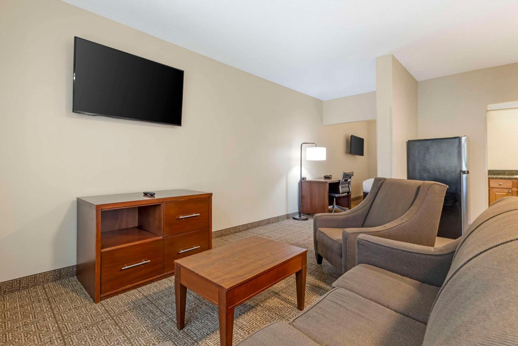 Comfort Suites Near Vancouver Mall Εξωτερικό φωτογραφία