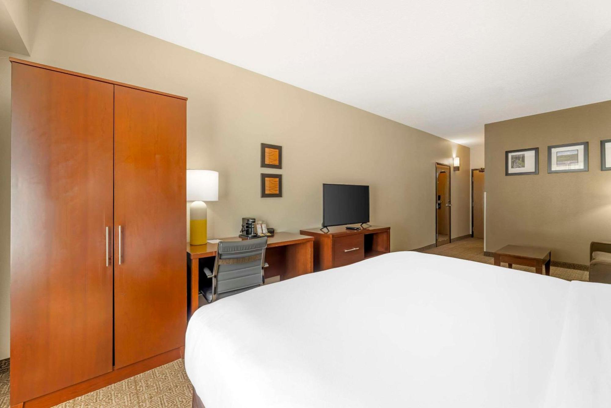 Comfort Suites Near Vancouver Mall Εξωτερικό φωτογραφία