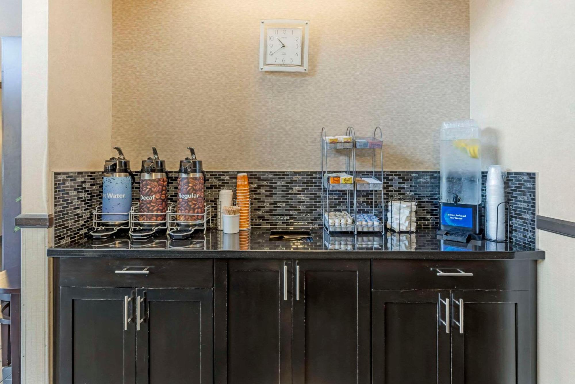 Comfort Suites Near Vancouver Mall Εξωτερικό φωτογραφία