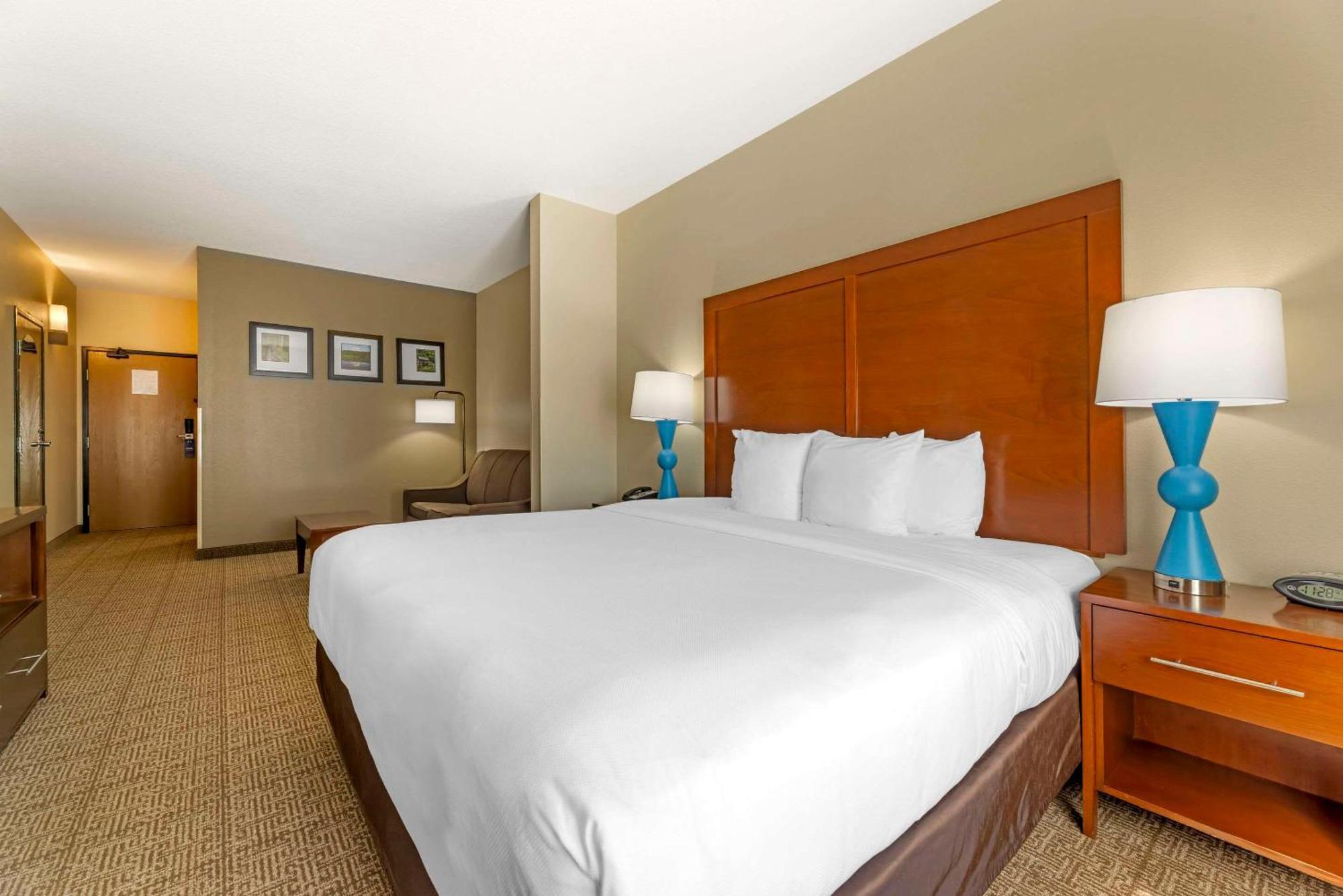 Comfort Suites Near Vancouver Mall Εξωτερικό φωτογραφία