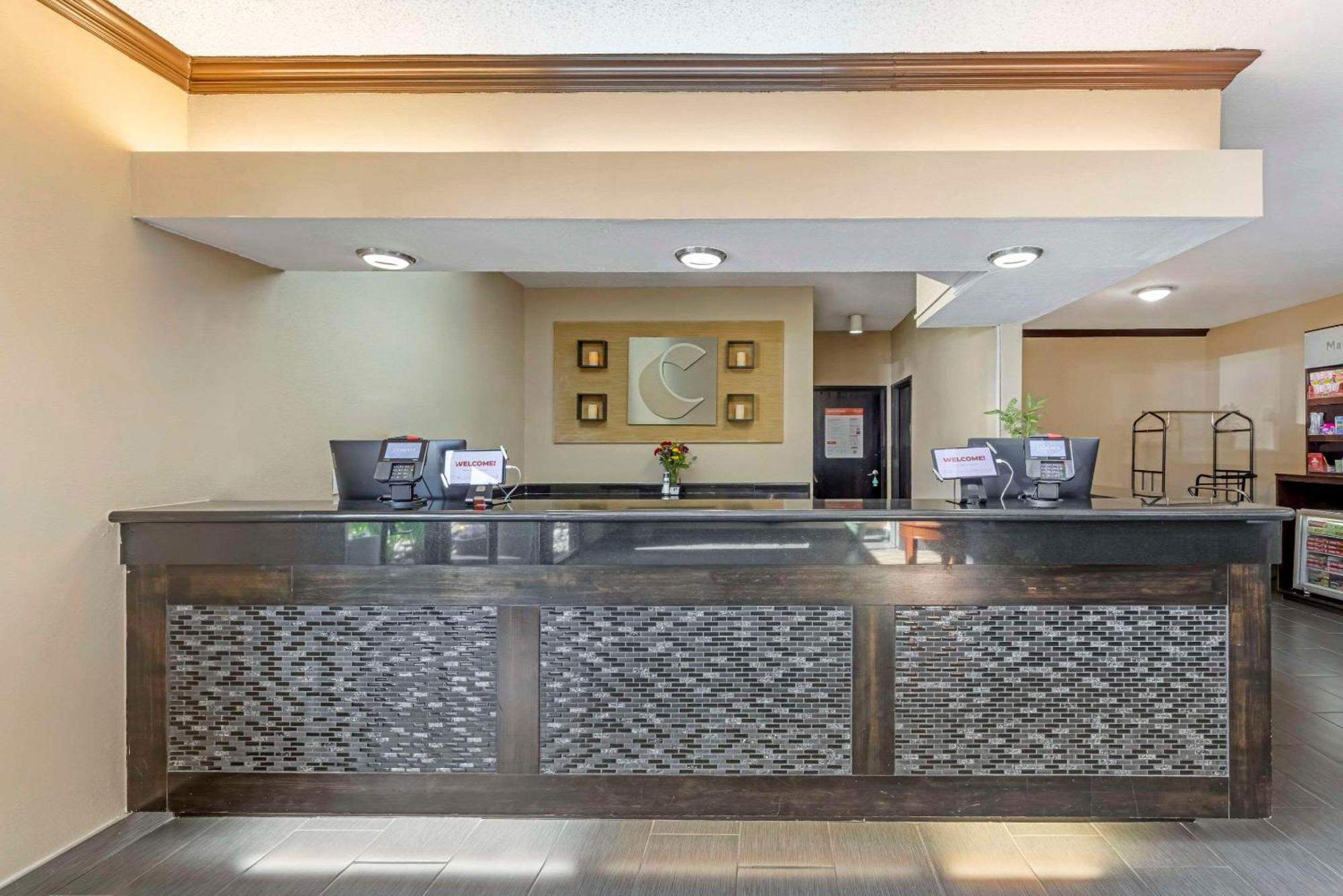 Comfort Suites Near Vancouver Mall Εξωτερικό φωτογραφία