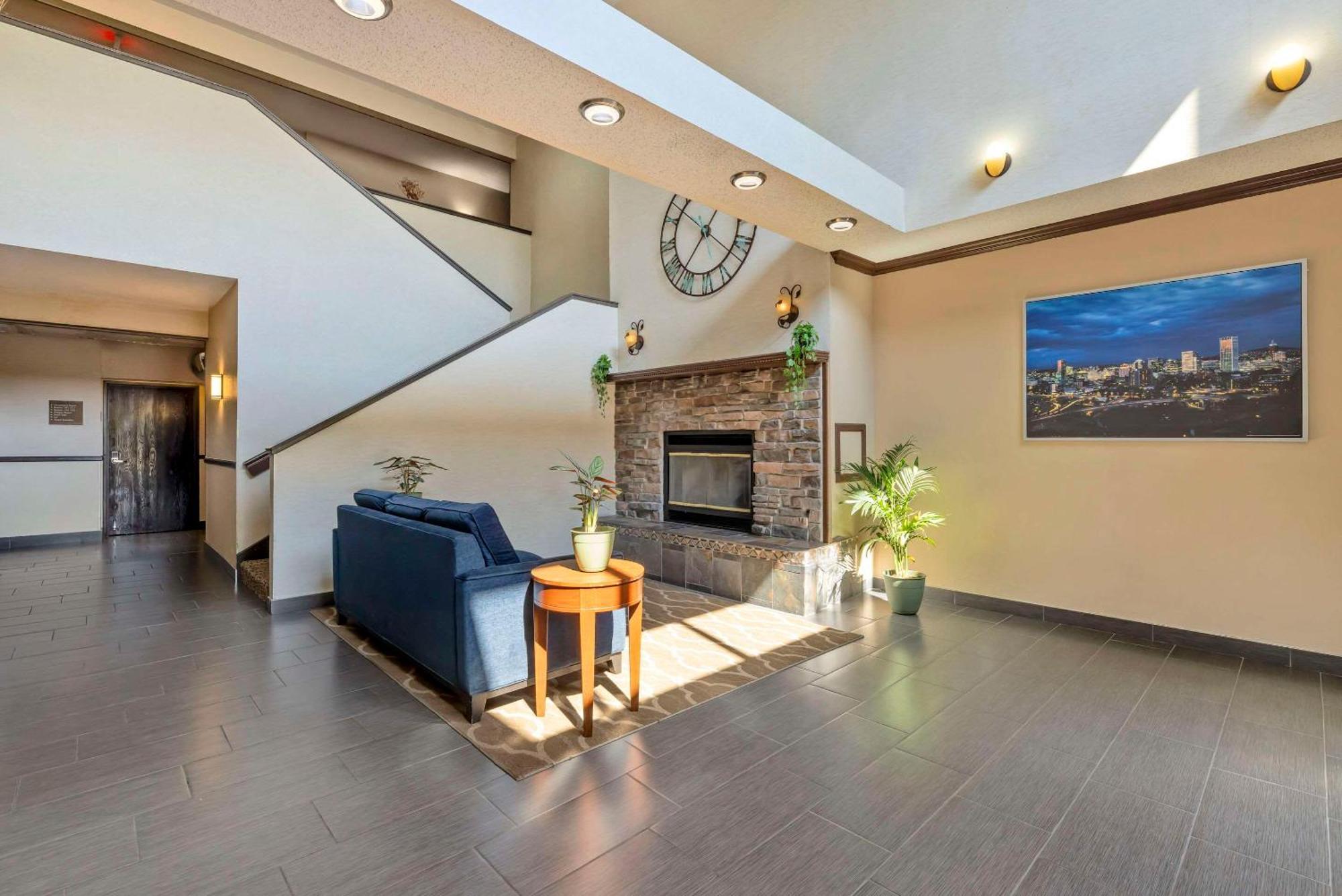 Comfort Suites Near Vancouver Mall Εξωτερικό φωτογραφία